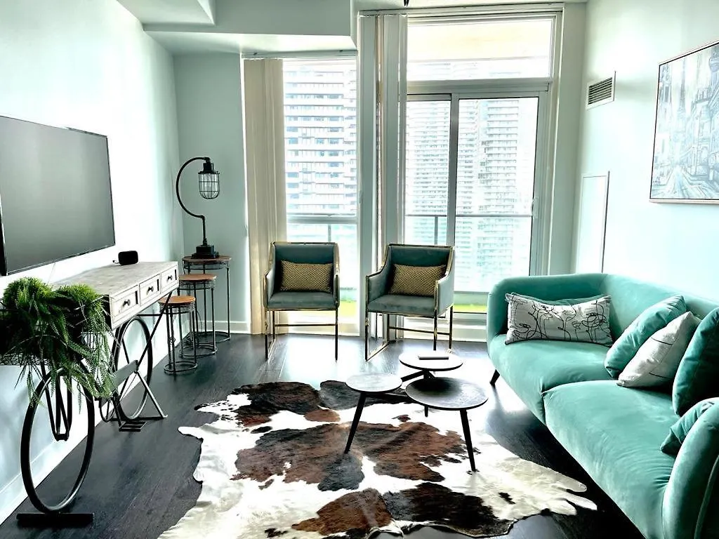 Breathtaking Cn Tower & Lakeview In Heart Of Dt Apartment Toronto
